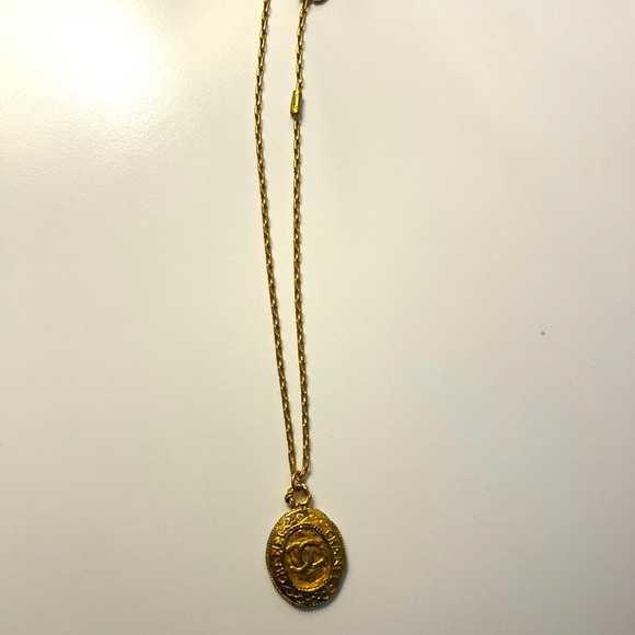 Chanel Vintage Gold Plated CC Medallion Pendant Necklace - Picture 7 of 15